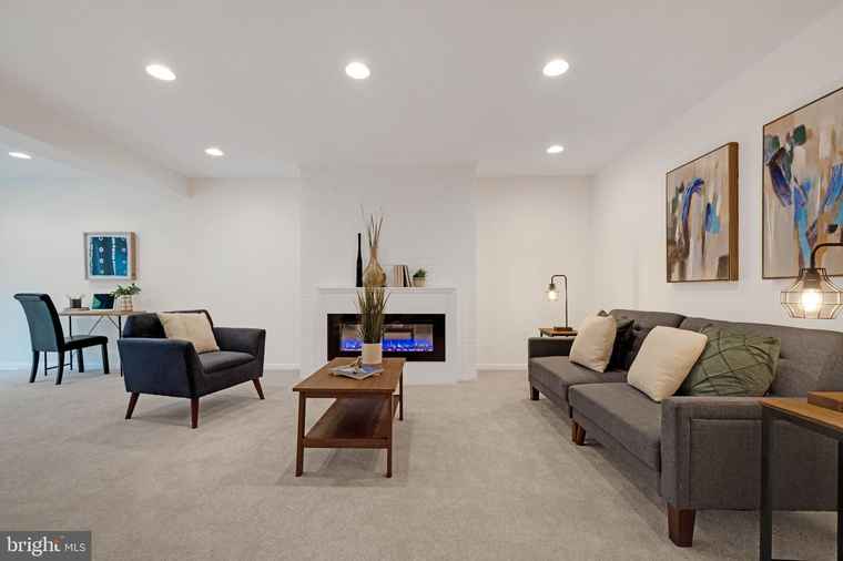 Photo of 1135 Moorefield Hill Ct SW Vienna, VA 22180