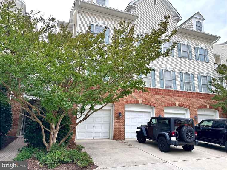 Photo of 8980 Harrover Pl Unit 80B Lorton, VA 22079
