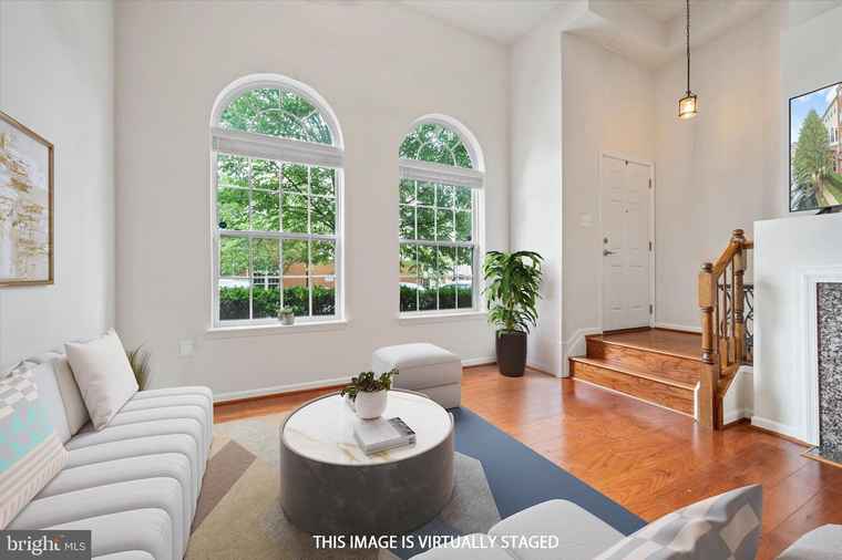 Photo of 6124 Aster Haven Cir Haymarket, VA 20169