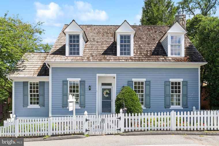 Photo of 331 Kent Square Rd Gaithersburg, MD 20878