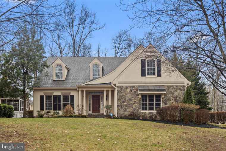 Photo of 7990 Amsterdam Ct Gainesville, VA 20155
