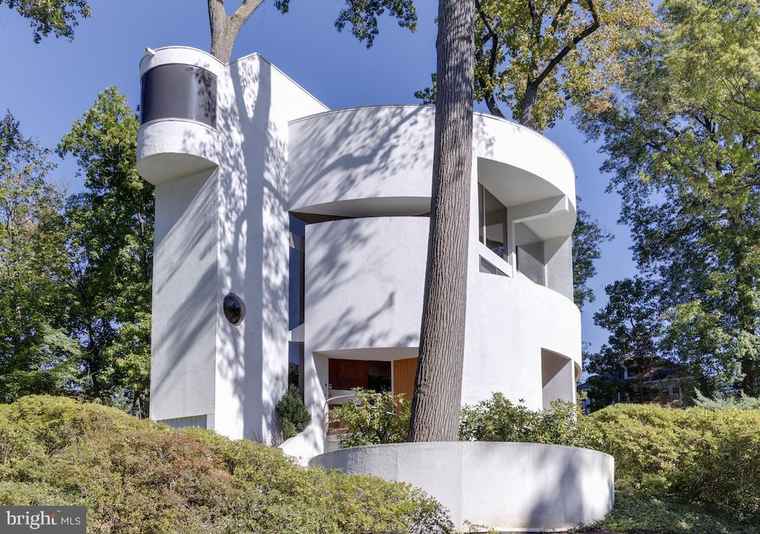 Photo of 5500 Broad Branch Rd NW Washington, DC 20015