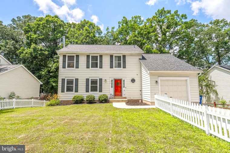 Photo of 1419 Bayshire Ln Herndon, VA 20170
