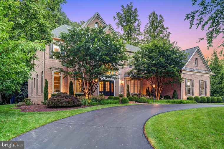 Photo of 10910 Shallow Creek Dr Great Falls, VA 22066