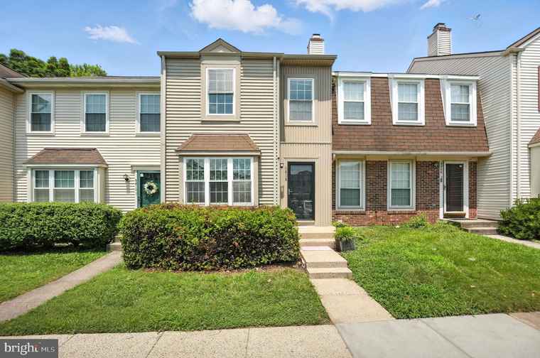 Photo of 6808 Cottingham Ln Centreville, VA 20121