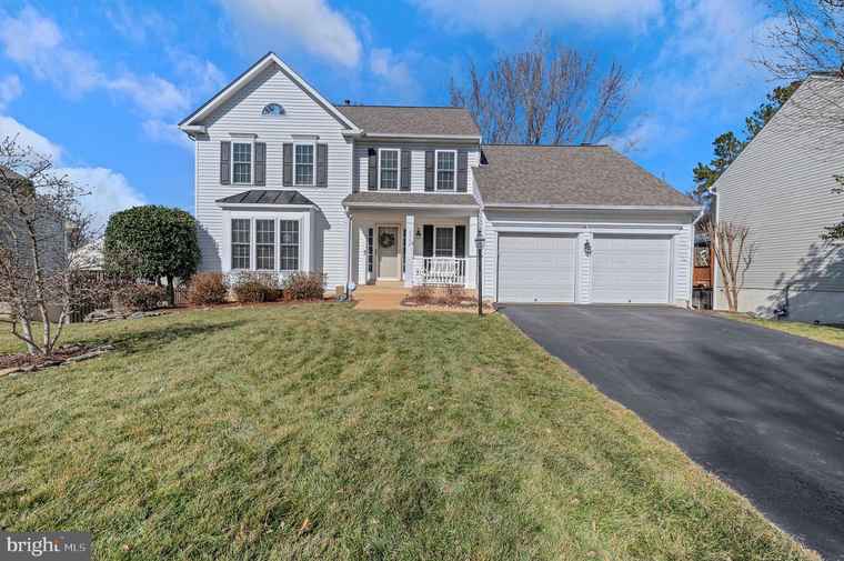 Photo of 5520 Newhall Ct Centreville, VA 20120