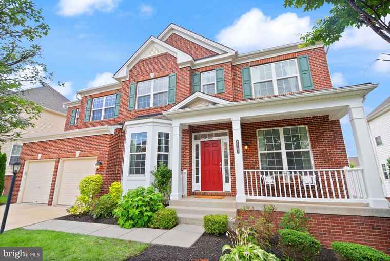 Photo of 42108 Autumn Rain Cir Brambleton, VA 20148