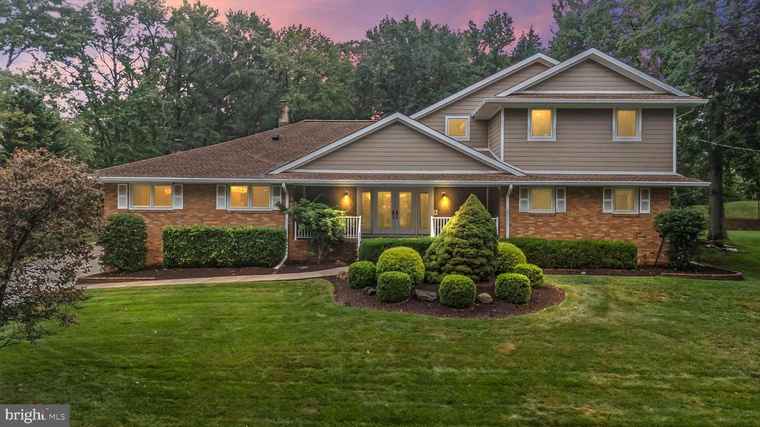Photo of 29 Remington Dr Edison, NJ 08820
