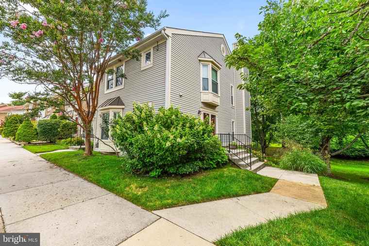 Photo of 6944 Copperbend Ln Baltimore, MD 21209
