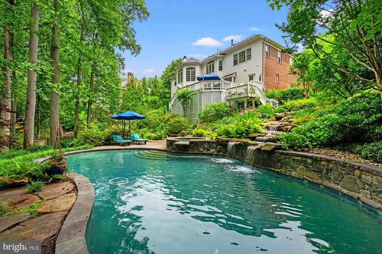 Photo of 1106 Hobnail Ct Great Falls, VA 22066