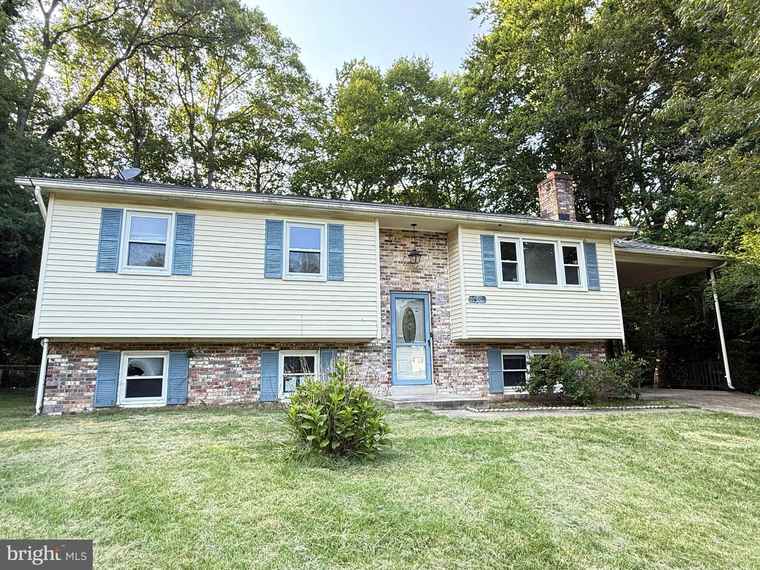 Photo of 2200 Bridle Path Dr Waldorf, MD 20601