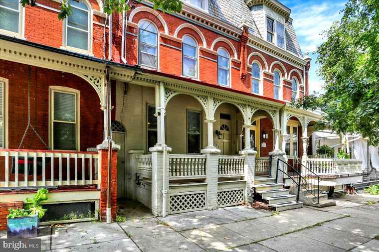Photo of 335 W Walnut St Lancaster, PA 17603