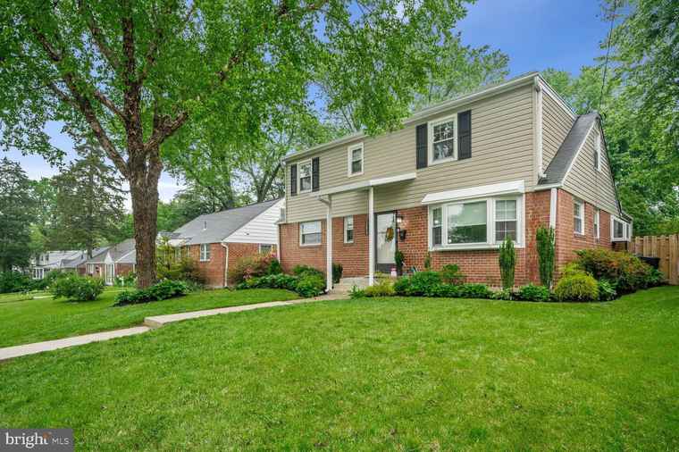 Photo of 12613 Farnell Dr Silver Spring, MD 20906