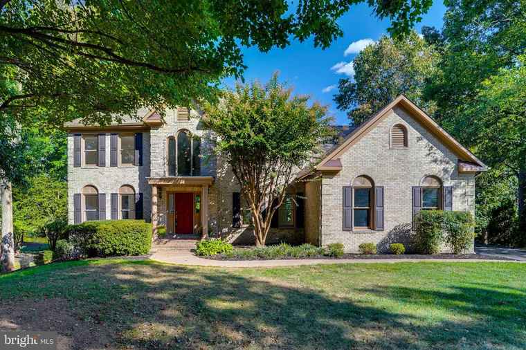 Photo of 8069 Crooked Oaks Ct Gainesville, VA 20155