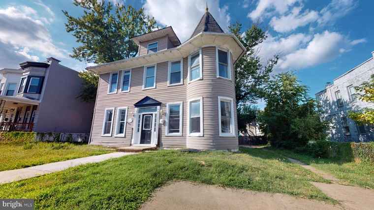 Photo of 712 Cator Ave Baltimore, MD 21218
