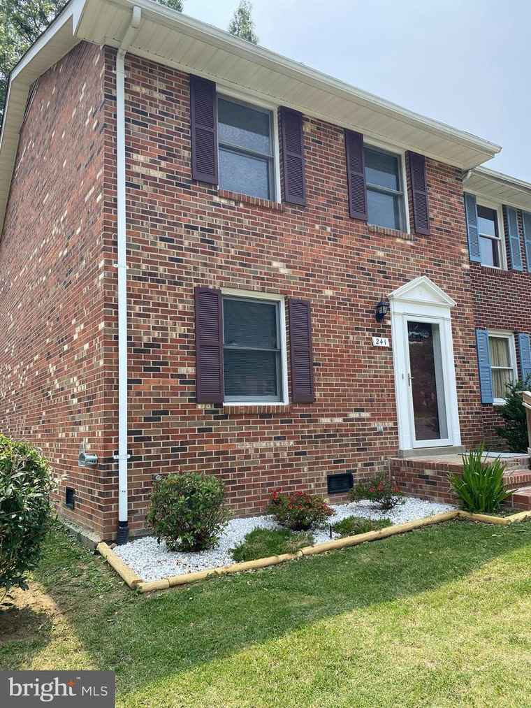 Photo of 241 Farrell Ln Fredericksburg, VA 22401