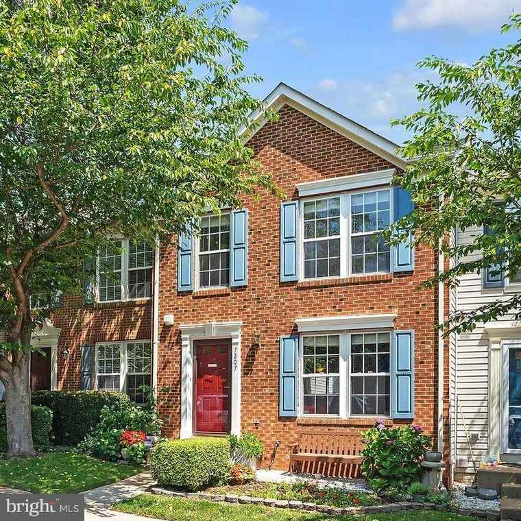 Photo of 7207 Traphill Way Gainesville, VA 20155