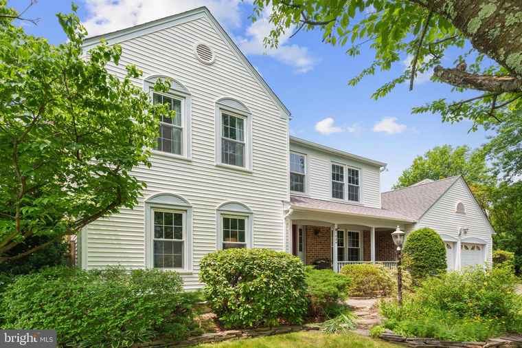 Photo of 1024 Page Ct Herndon, VA 20170