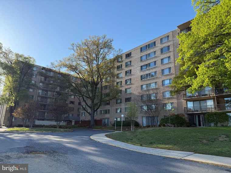 Photo of 4410 Oglethorpe St #703 Hyattsville, MD 20781