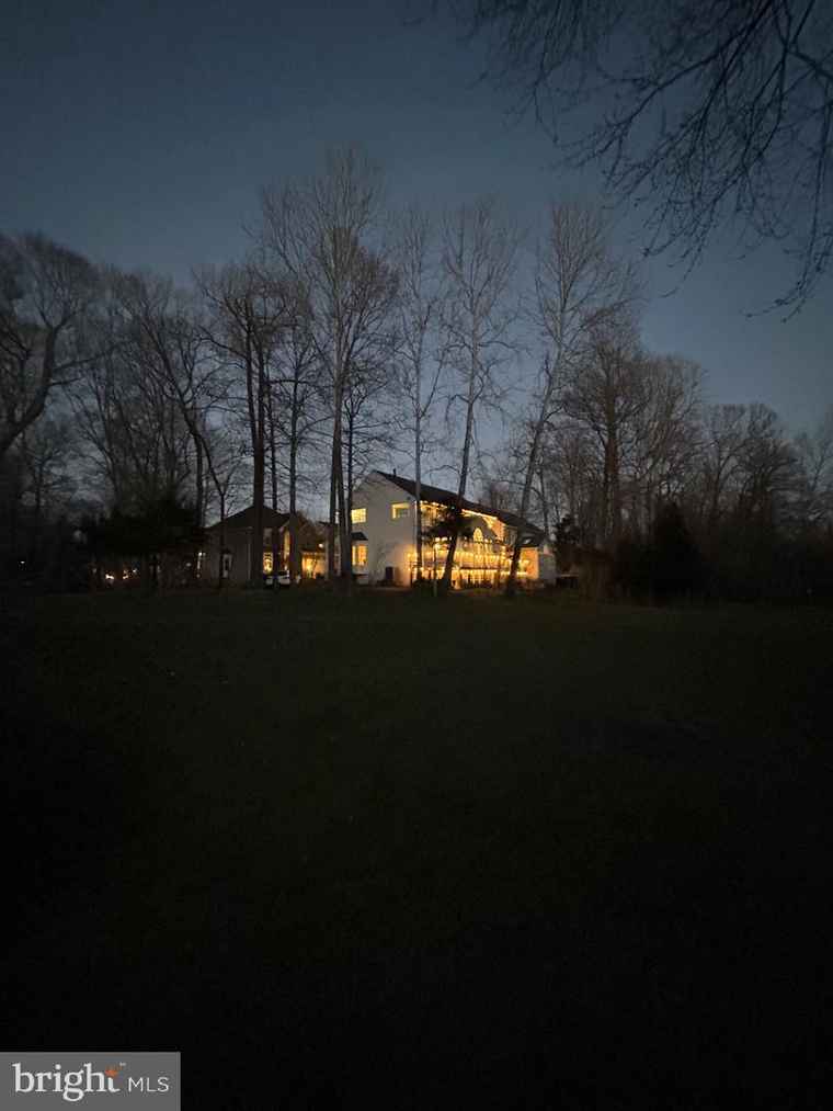 Photo of 9140 Stonegarden Dr Lorton, VA 22079