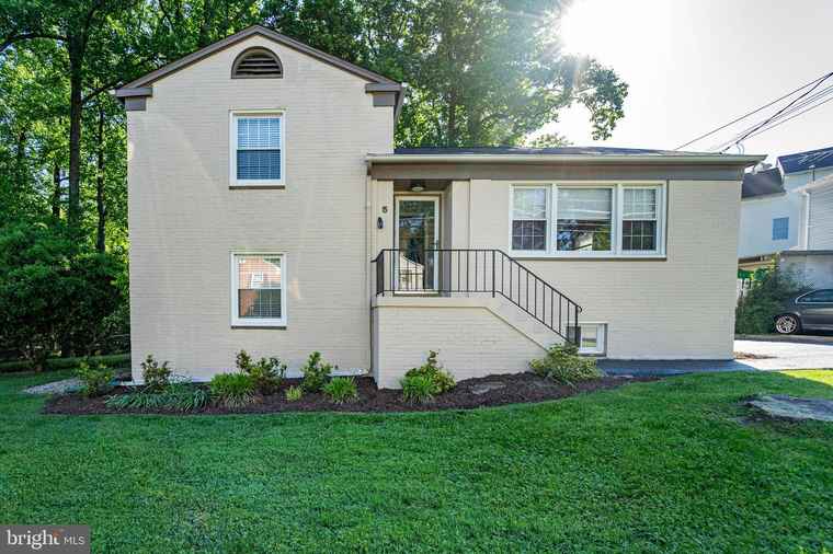 Photo of 5 Nelson St Rockville, MD 20850