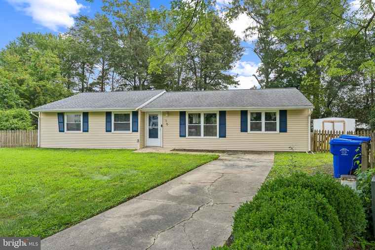 Photo of 15 Cardigan Ct Waldorf, MD 20602