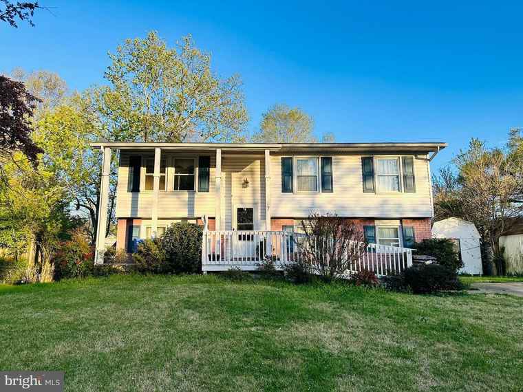 Photo of 7 Mooncoin Cir Waldorf, MD 20602
