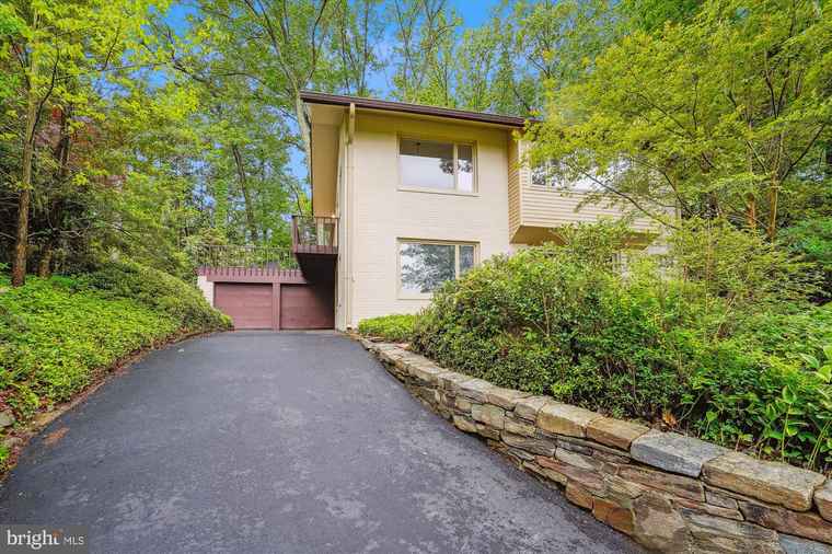Photo of 11219 S Shore Rd Reston, VA 20190