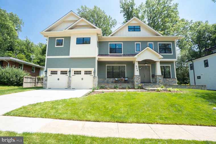 Photo of 504 Kingsley Rd SW Vienna, VA 22180