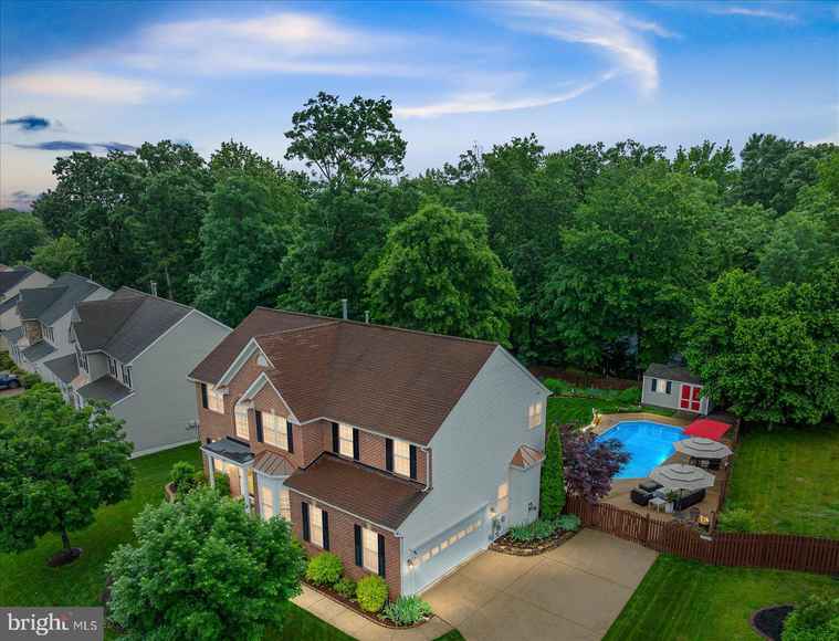 Photo of 1104 Century Oak Dr Fredericksburg, VA 22401