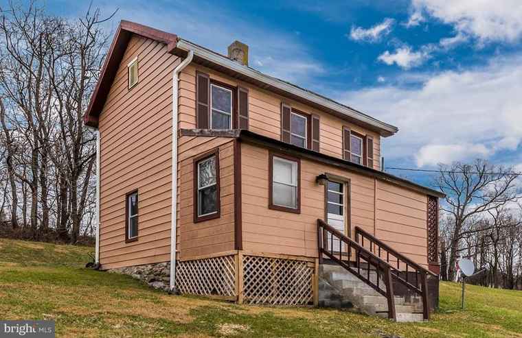 Photo of 1402 Woodenbridge Ln Mount Airy, MD 21771