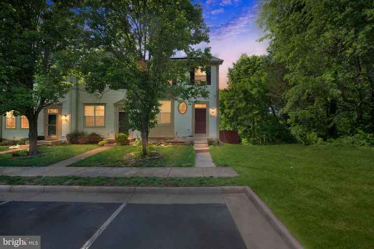 Photo of 9348 China Grove Ct Manassas, VA 20110