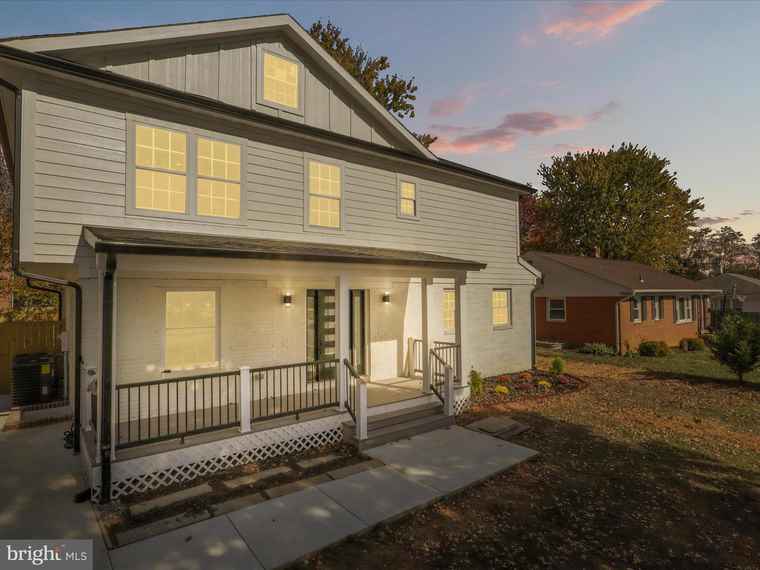 Photo of 3413 Woods Ave Alexandria, VA 22302