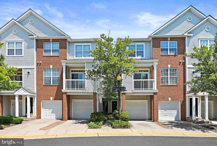 Photo of 13116 Marcey Creek Rd #13116 Herndon, VA 20171