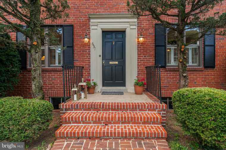 Photo of 637 Chase St Annapolis, MD 21401