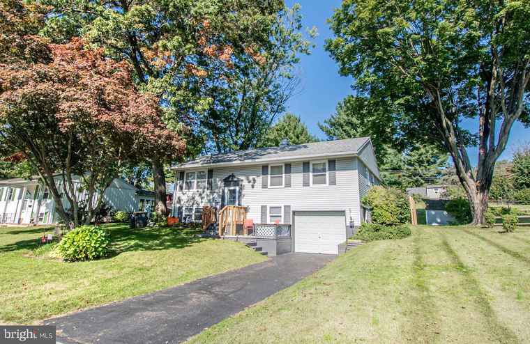 Photo of 415 Chesterfield Dr Downingtown, PA 19335
