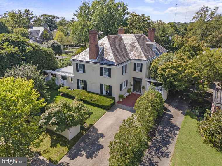 Photo of 4332 N Charles St Baltimore, MD 21218