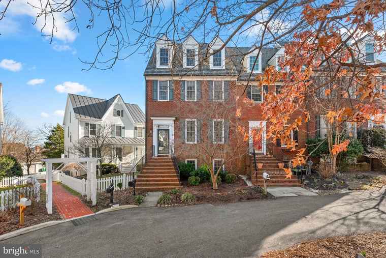 Photo of 219 Chestertown St Gaithersburg, MD 20878