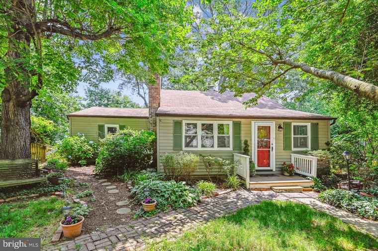 Photo of 597 Whitney Rd Severna Park, MD 21146