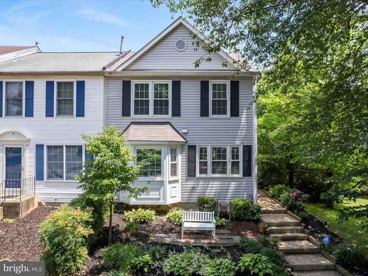 Photo of 33 Pepper Tree Ct Warrenton, VA 20186