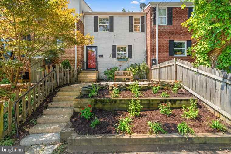 Photo of 4 Ancell St Alexandria, VA 22305