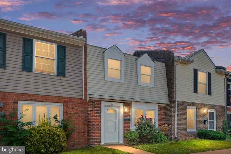 Photo of 325 Brock Sq Fredericksburg, VA 22401