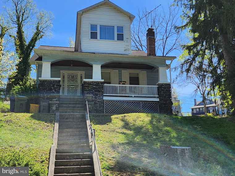Photo of 3713 Chesholm Rd Baltimore, MD 21216