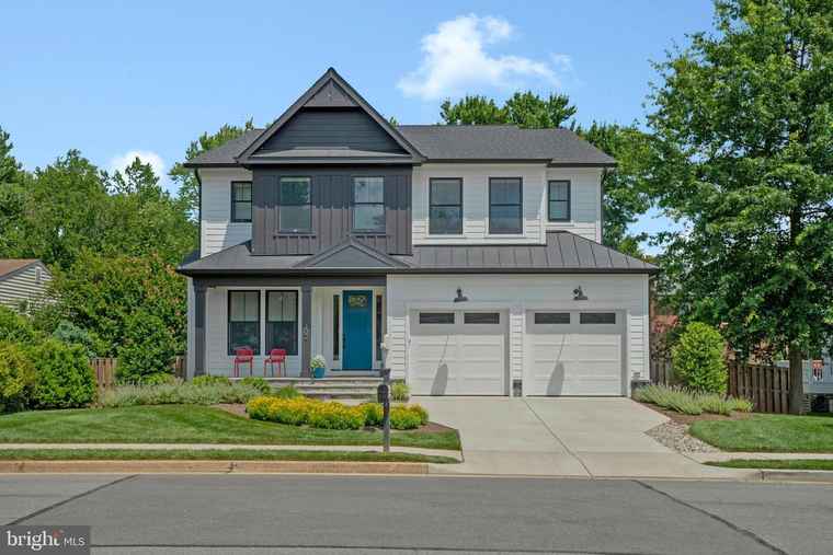 Photo of 302 Jade Ct NW Vienna, VA 22180