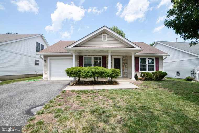 Photo of 7412 Berryleaf Dr Laurel, MD 20707