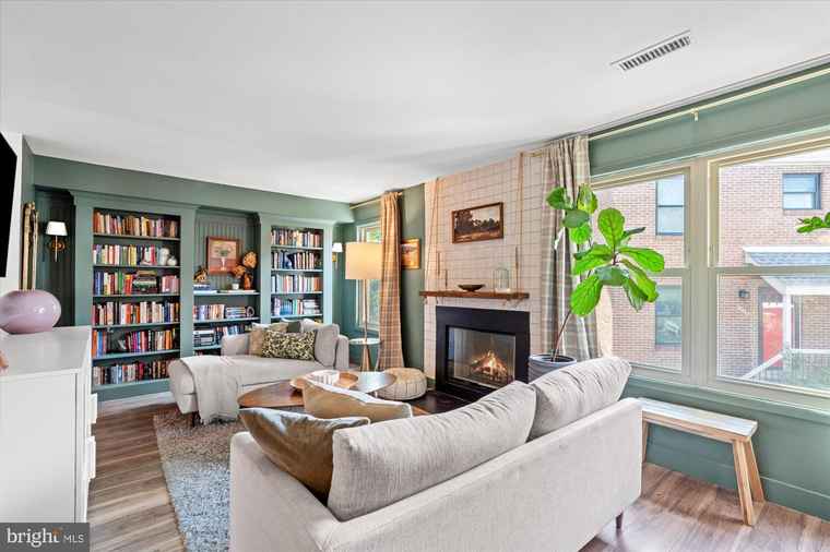 Photo of 1637 Kenwood Ave Alexandria, VA 22302