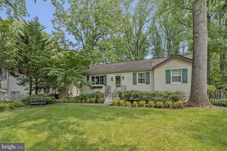 Photo of 10702 Orchard St Fairfax, VA 22030