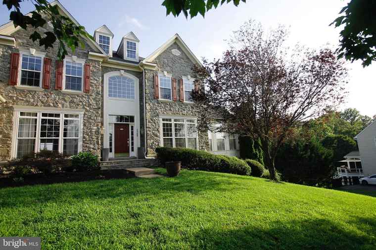 Photo of 5569 Jamisons Farm Dr Warrenton, VA 20187