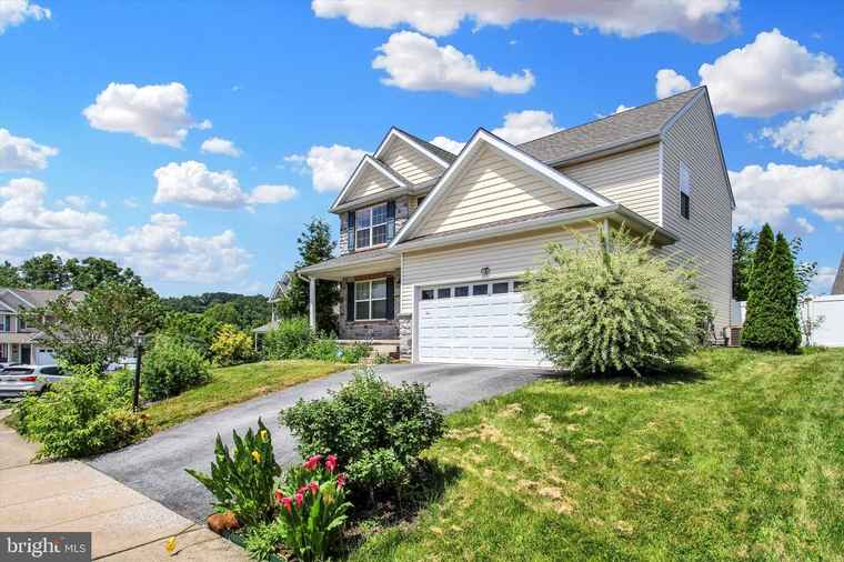 Photo of 230 Joshua Dr York, PA 17404