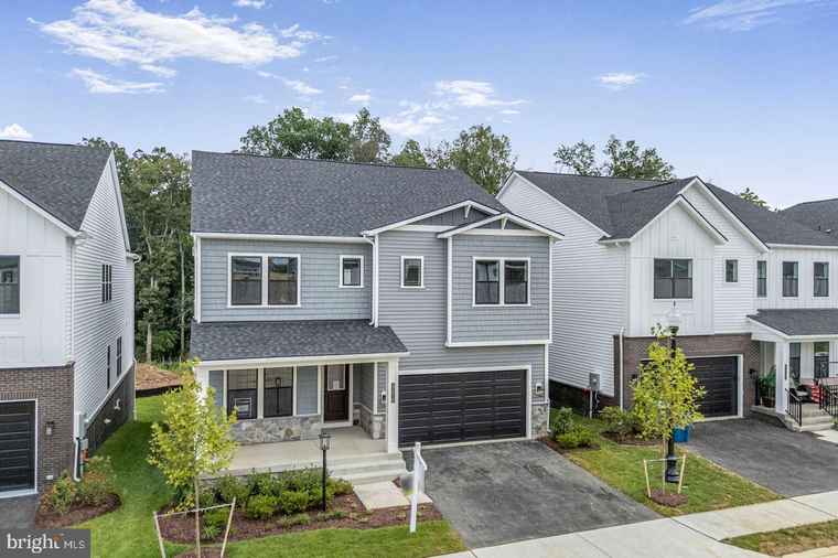 Photo of 42018 Night Nurse Cir Ashburn, VA 20148